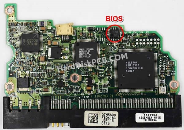 Passaggi per scambiare il chip BIOS su 07N5808 scheda elettronica HDD Hitachi