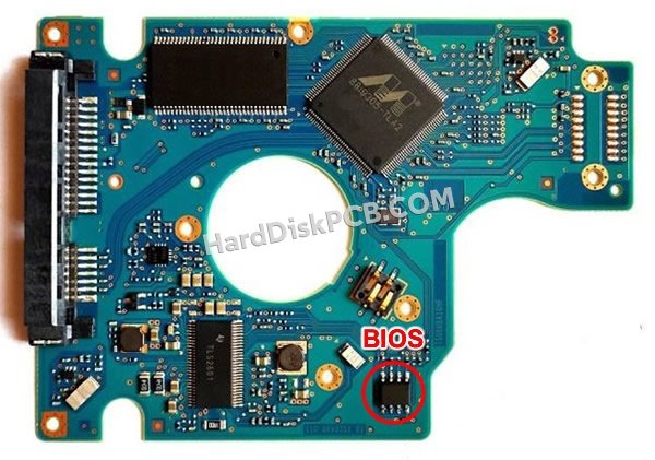 Passaggi per scambiare il chip BIOS su 0J14465 scheda elettronica HDD Hitachi