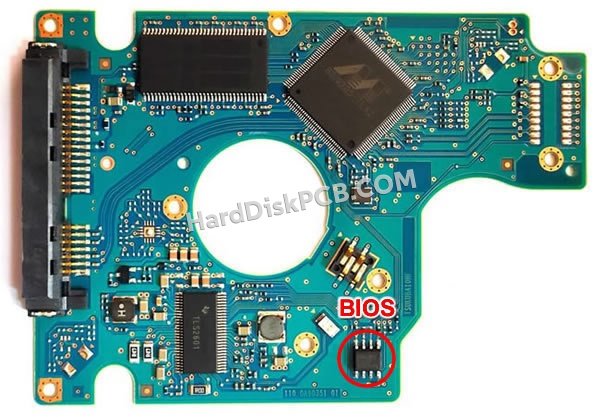 Passaggi per scambiare il chip BIOS su 0J14491 scheda elettronica HDD Hitachi