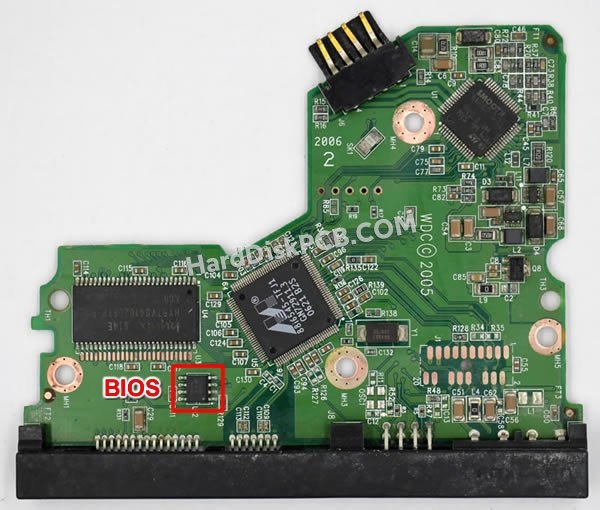Passaggi per scambiare il chip BIOS su 2060-701335-005 scheda elettronica HDD Western Digital